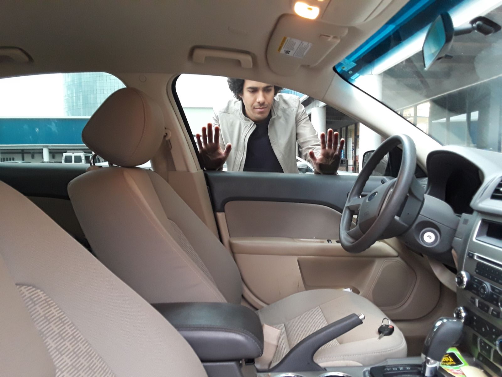 Eight things to avoid locking your keys in the car